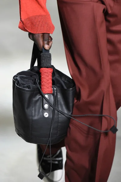 Look 13